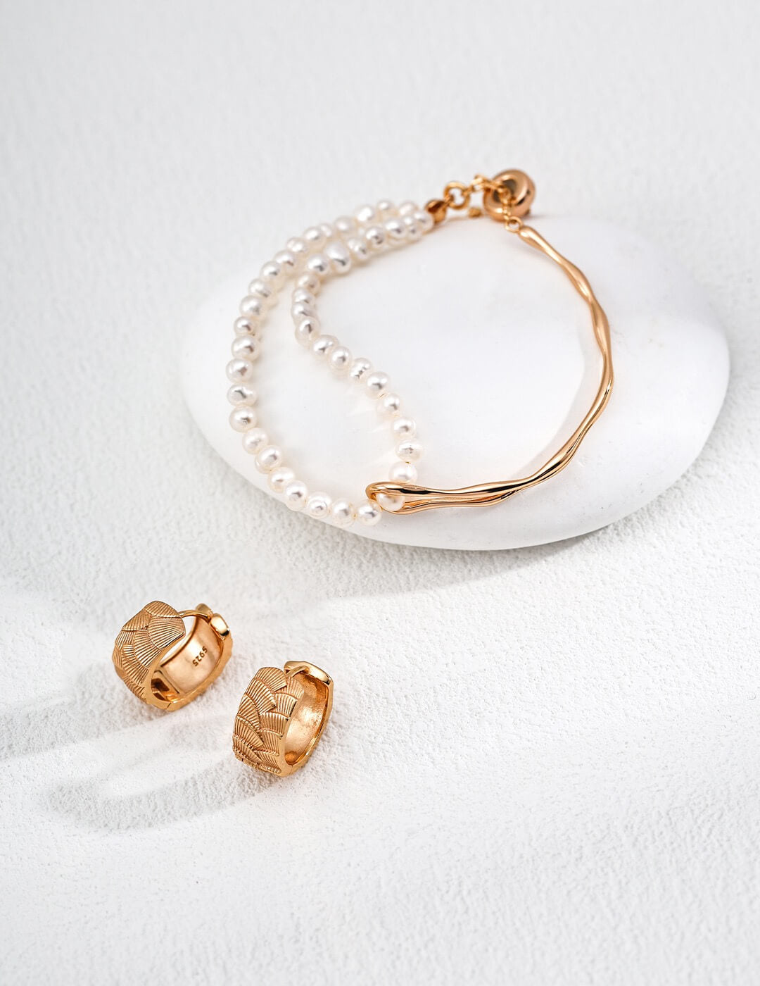 Engraved Sterling Silver Vintage Earrings in Gold-Plated S925